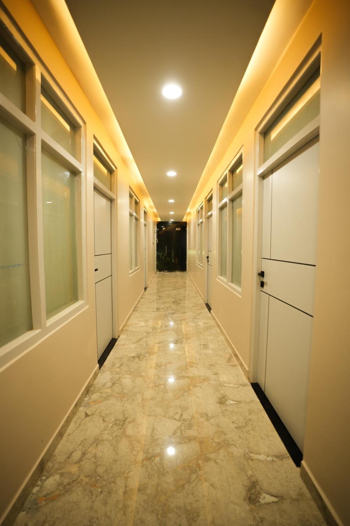 Dashrath Inn Near Ramjanmbhoomi Ayodhya Extérieur photo