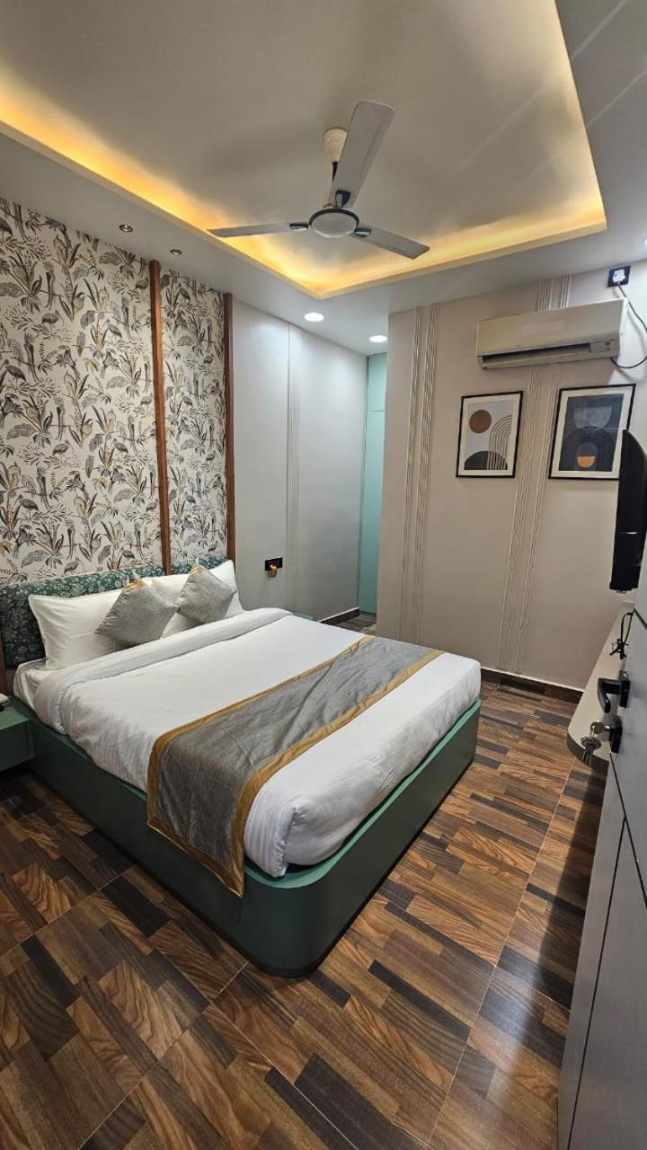 Dashrath Inn Near Ramjanmbhoomi Ayodhya Extérieur photo