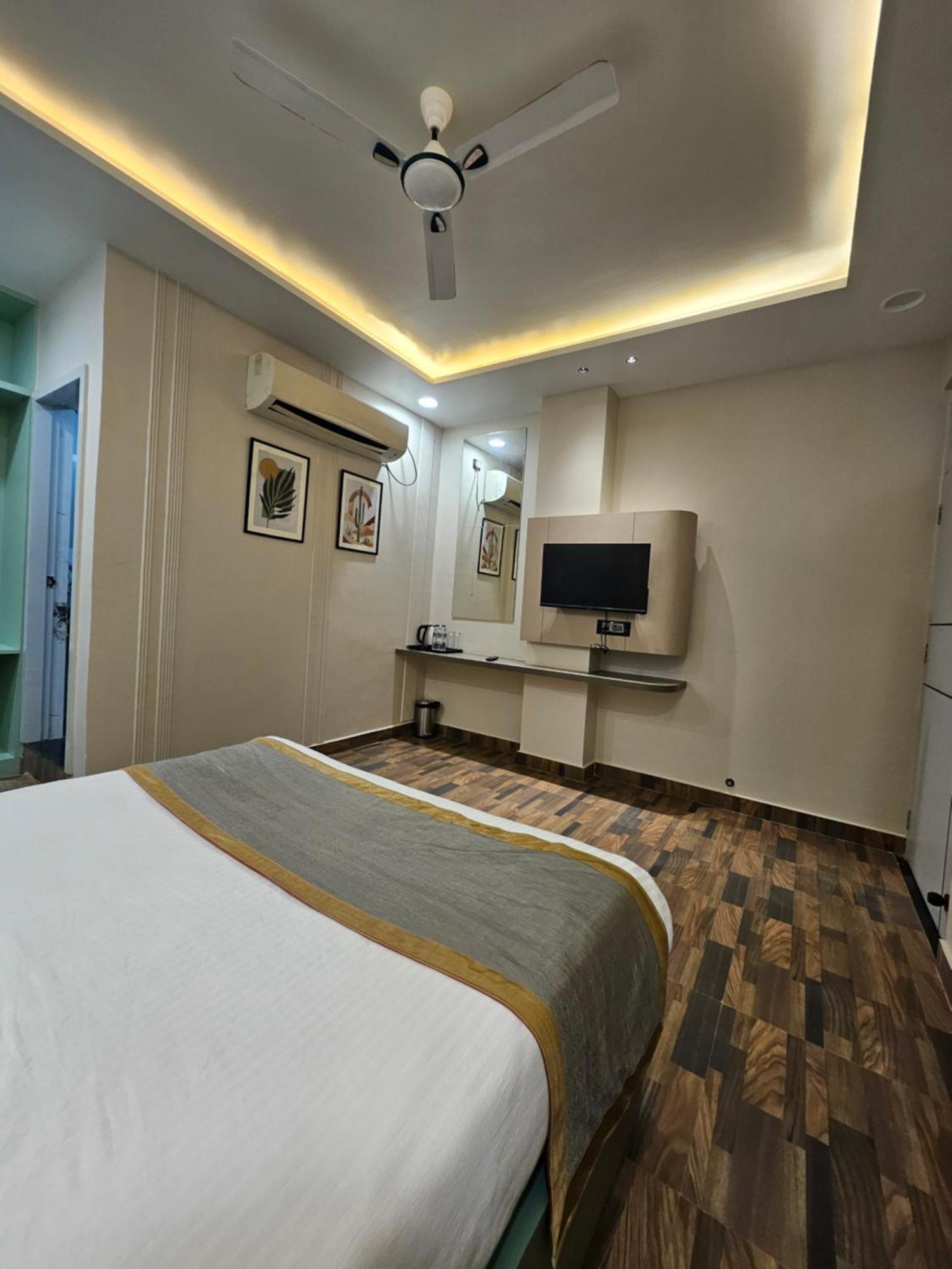 Dashrath Inn Near Ramjanmbhoomi Ayodhya Extérieur photo